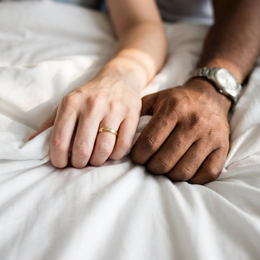 Achttien tips voor een beter seksleven informatieve illustratie met praktische adviezen voor koppels en intimiteit