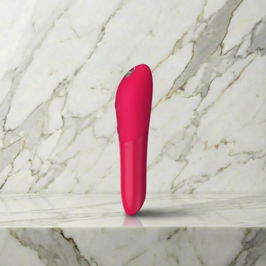 Blauwe We-Vibe Tango X vibrator vooraanzicht op witte achtergrond